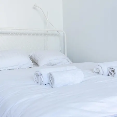 شقة Rentplanet - Polna بوزنان